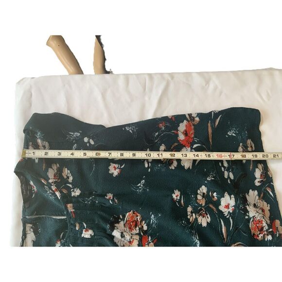 Fun 2 Fun Dark Green Floral Scoop Neck Polyester Womens Blouse Size Medium - Picture 13 of 13